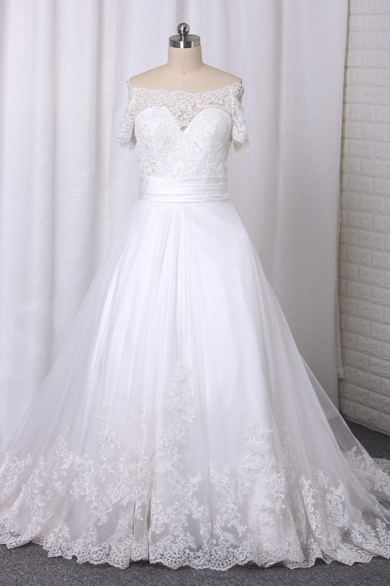 2024 A Line Boat Neck Wedding Dresses Short Sleeves Tulle With Applique Chapel
